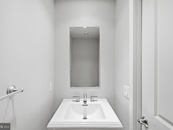 5th image of 513 W Broad St APT 605