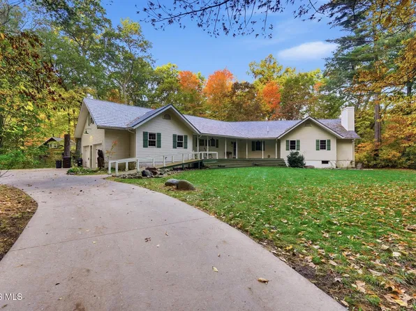 5150 Manore Rd, Swanton, OH 43558