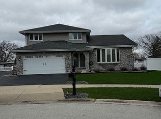 14807 Becky Ct, Oak Forest, IL 60452