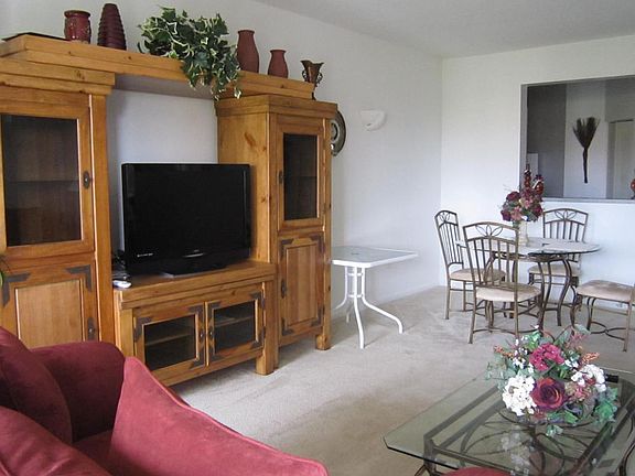 4th image of 500 Uno Lago Dr APT 402