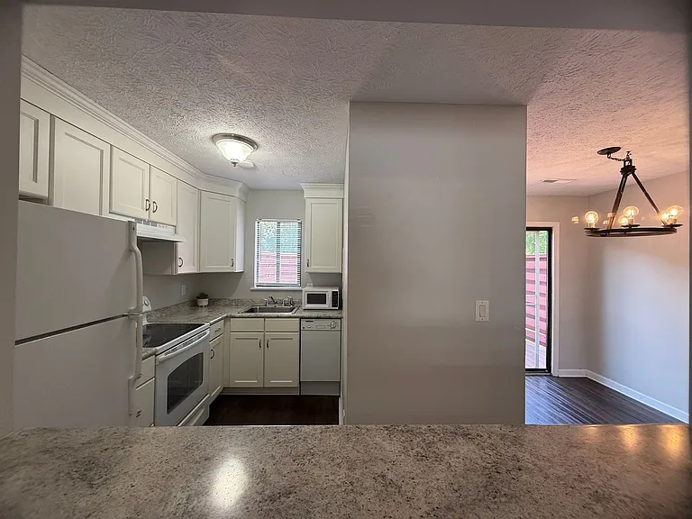 94 Countryplace Ln — Photo 4