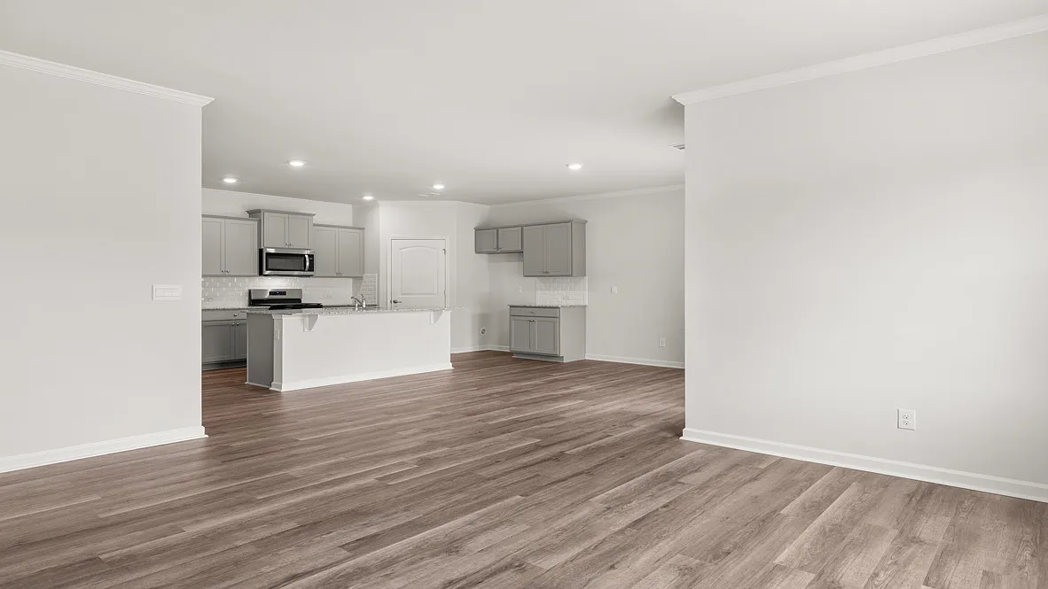 4 bed, 1774 sqft, $2,340 — Photo 2