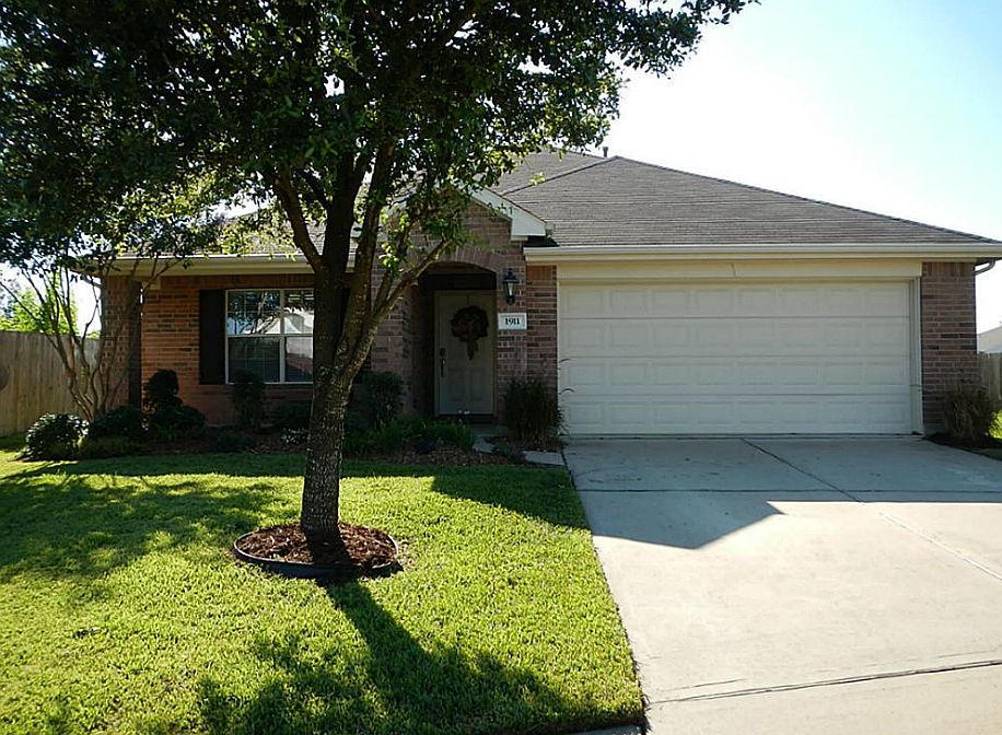1st image of 1911 Palmetto Park Ct