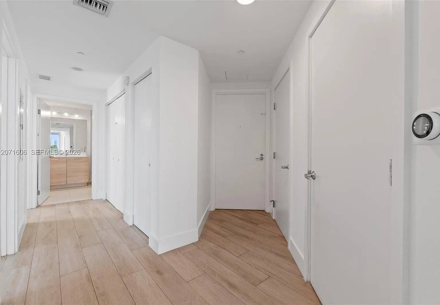 The Harbour South Condo — Photo 4