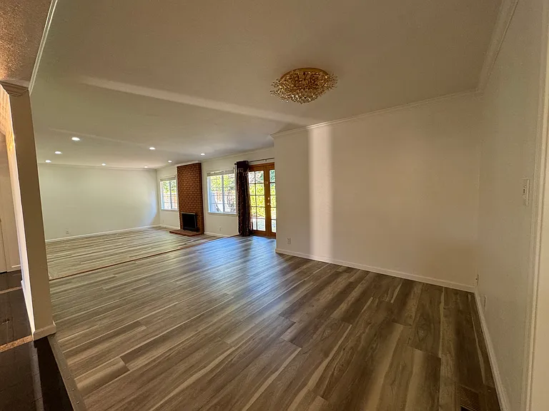 1574 James Town Dr — Photo 11