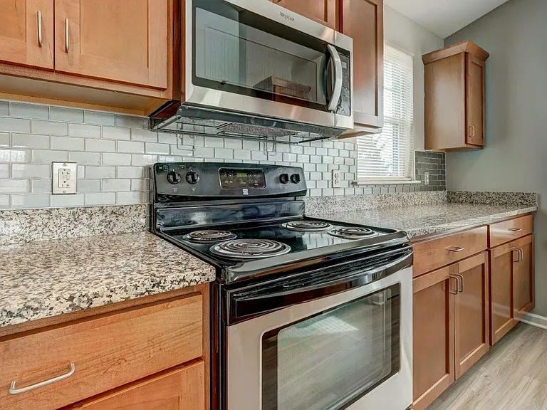 Webster Green Apartment Homes — Photo 2