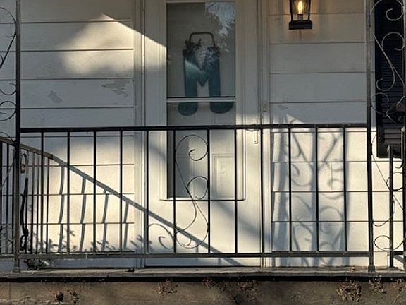 2nd image of 576 Westland Ln