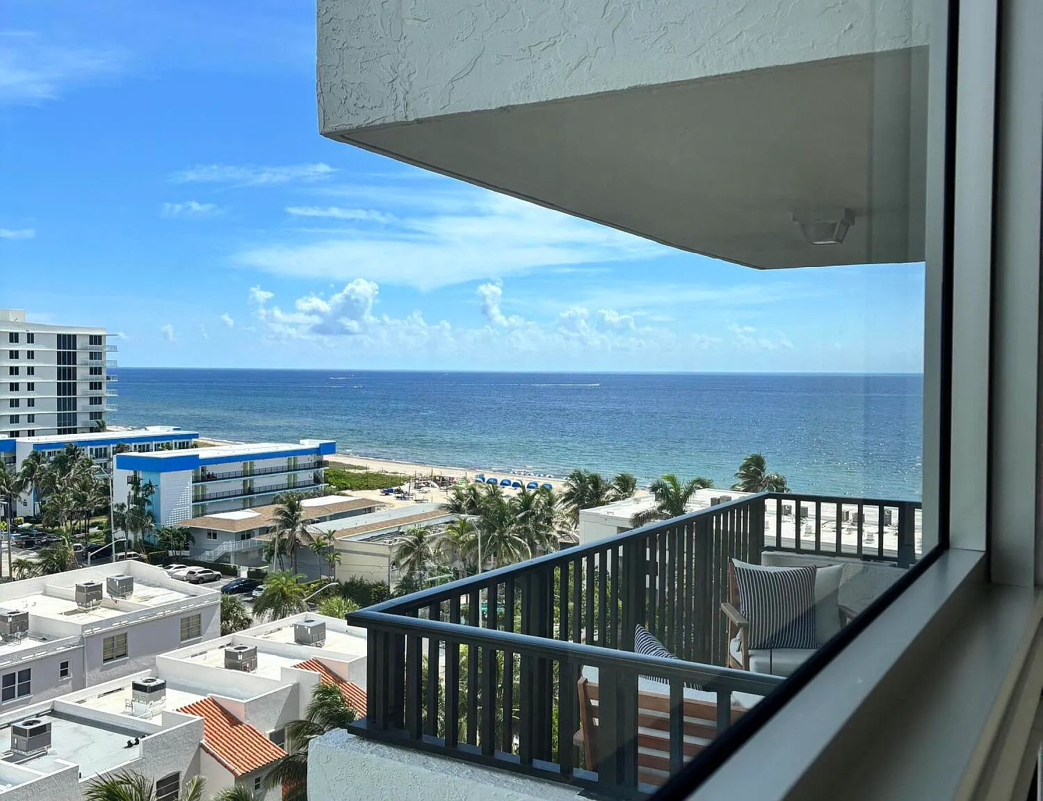 2 bed, 2.0 bath, 1050 sqft, $5,300 — Photo 3