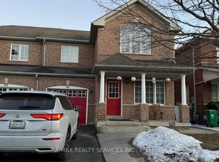 44 Saintsbury Cres, Brampton, ON L6R 2V8