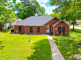 200 Canterbury Dr, Conroe, TX 77303