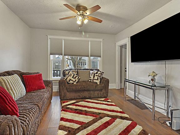 4th image of 937 Grove AVENUE