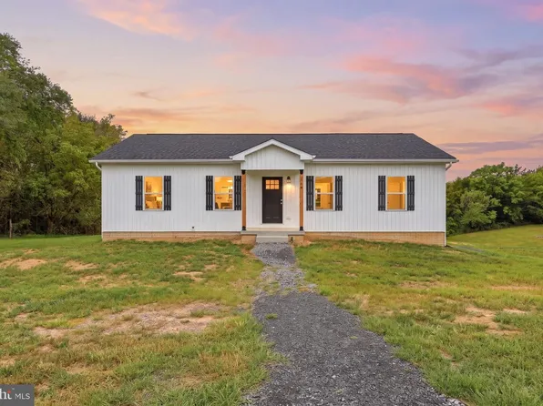 140 Old Madison Ln, Kearneysville, WV 25430
