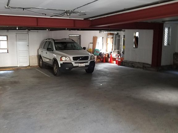 3rd image of 879 Vallejo St
