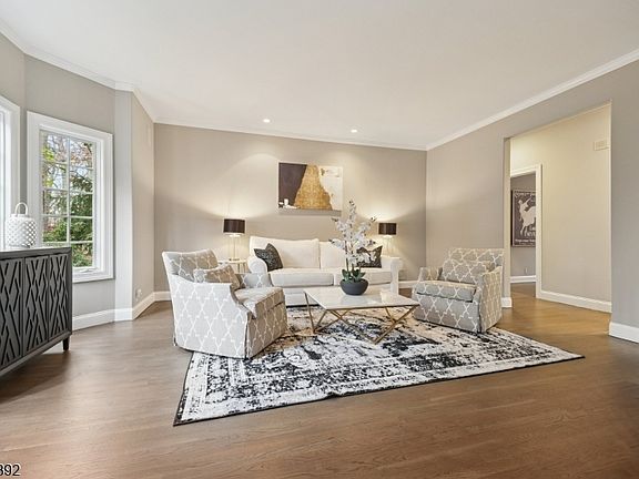 4th image of 50 Sequoia Dr