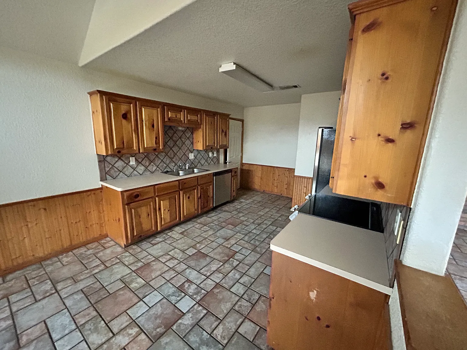 2 bed, 2.0 bath, 1368 sqft, $1,327 — Photo 3