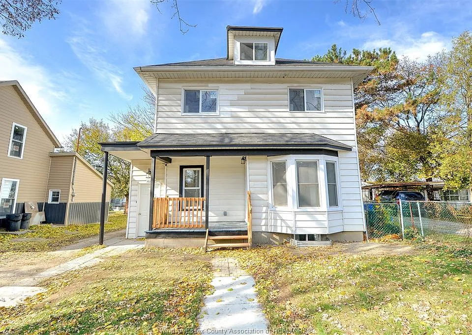 3076 Sandwich St #UPPER