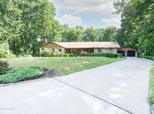 146 Lake Hills Dr, Oak Ridge, TN 37830
