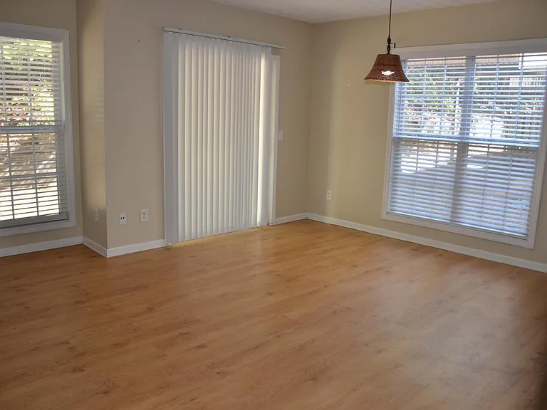 6021 Grovegate Ln — Photo 4