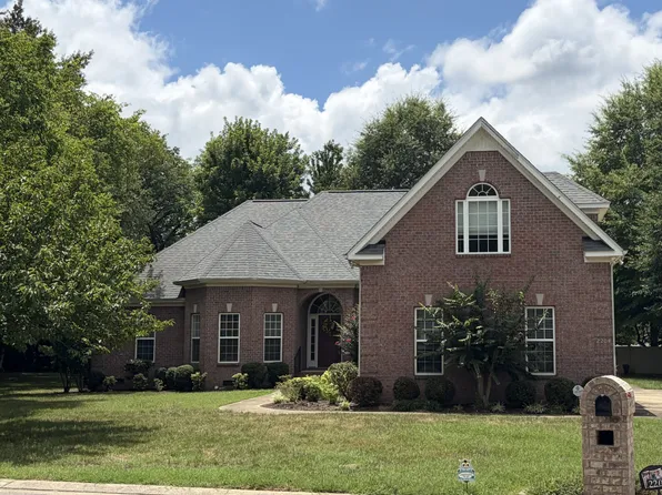 2204 Higgins Ln, Murfreesboro, TN 37130