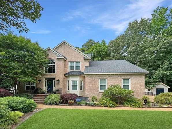 18 Emmaus Rd, Poquoson, VA 23662