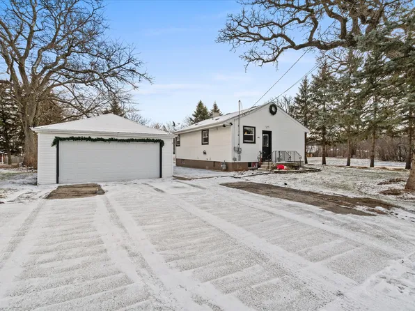 223 Briarwood Dr, Crystal Lake, IL 60014
