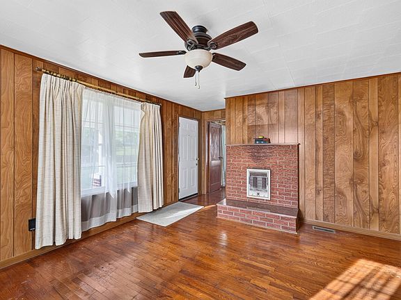 5th image of 130 Walnut Ln