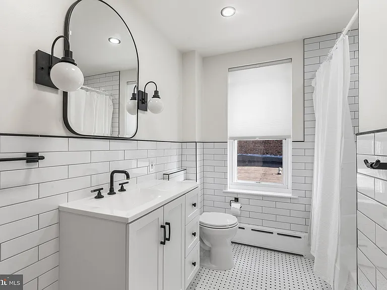 1513 E Moyamensing Ave — Photo 13