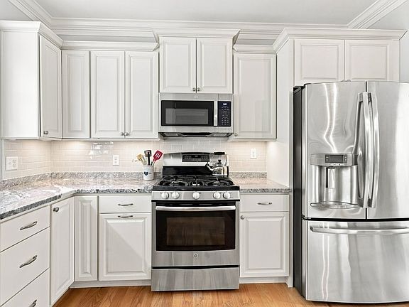 3rd image of 239 Washington St #39