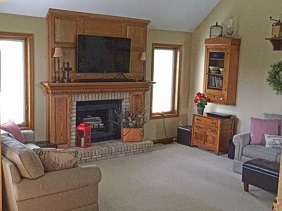 3rd image of 98 Richland Dr