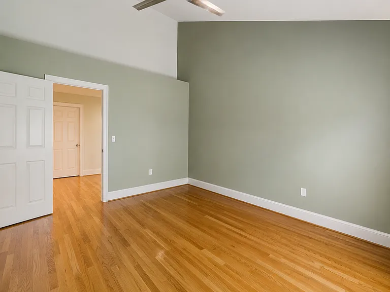 715 Leister Dr — Photo 8