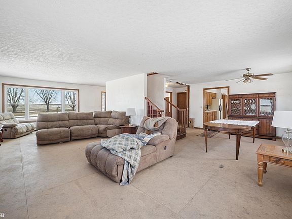 5th image of 2320 190th St