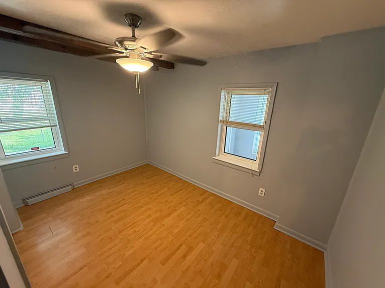 2320 W 11th St — Photo 5
