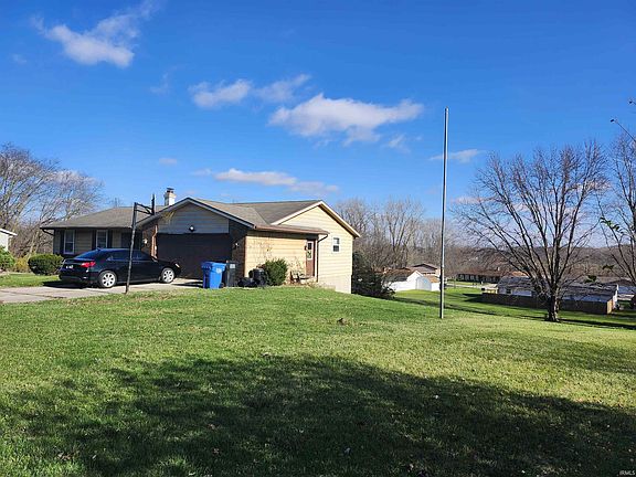 2nd image of 801 S Valley View Dr