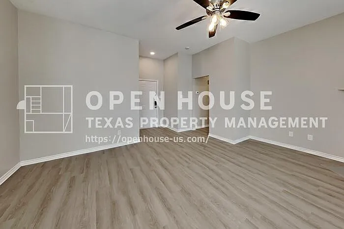 1712 Martinique Dr — Photo 3