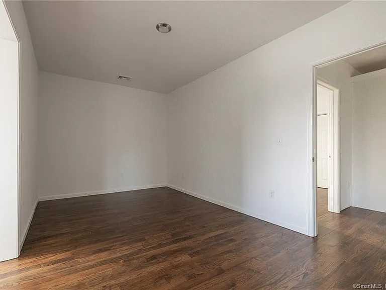 340 Pleasantview Ave — Photo 6