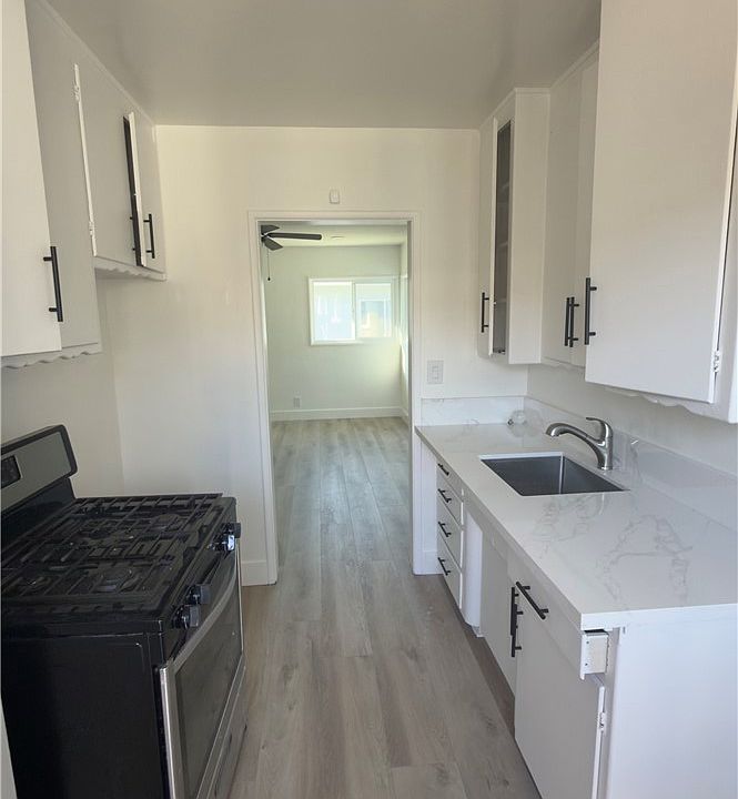 2nd image of 622 N Olive St #B