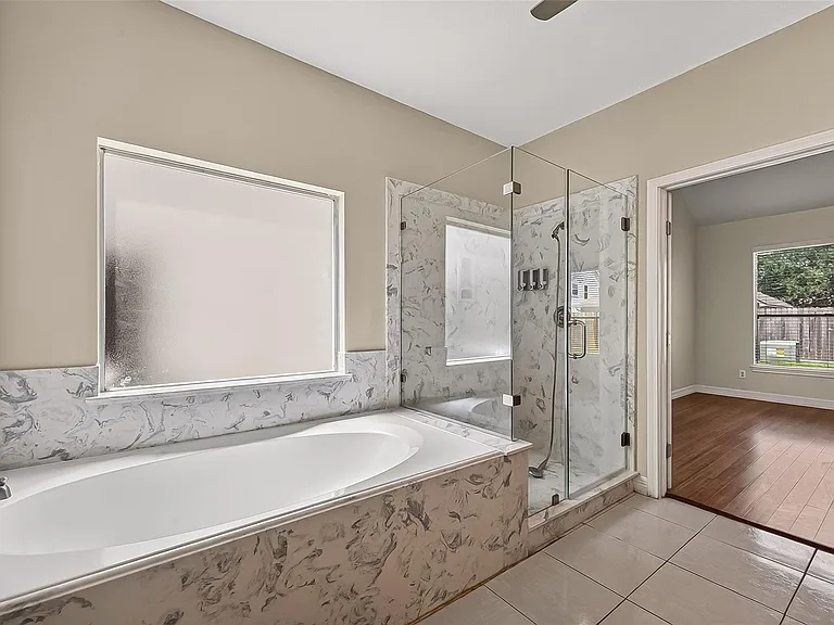 1522 Brook Grove Dr — Photo 25