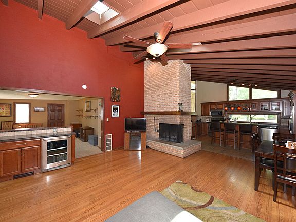 4th image of 10141 W Nash St