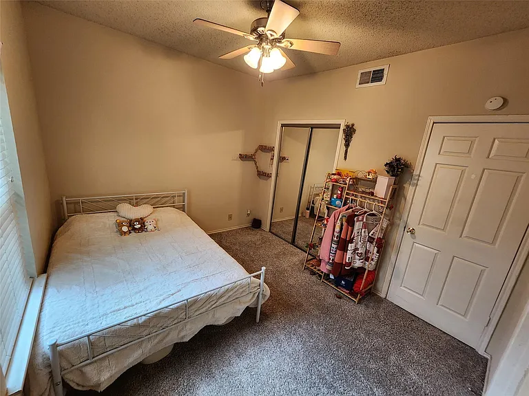 2414 Longview St #306 — Photo 5