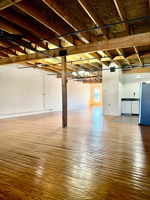 1 bed, 1650 sqft, $1,960 — Photo 1