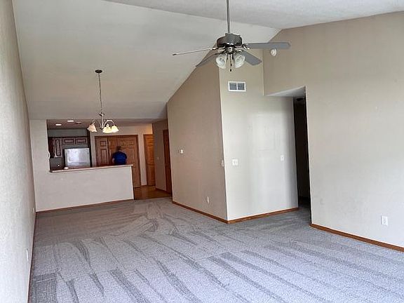 5th image of 2635 Orchard Dr Unit 3