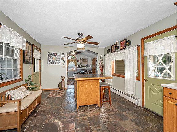 5th image of 35 Lannon Ave