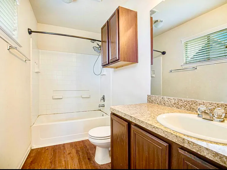 21606 Micheala Way — Photo 7