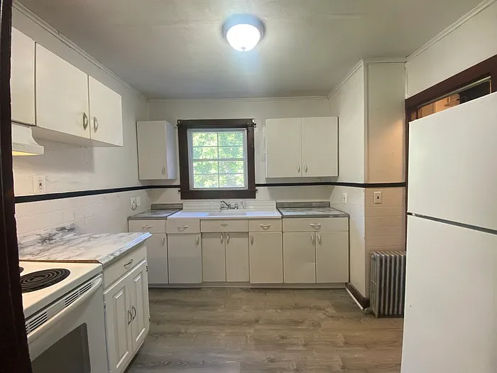 405 Budd St #4 — Photo 8