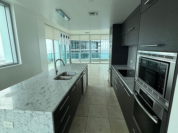 4th image of 900 Biscayne Blvd #50340