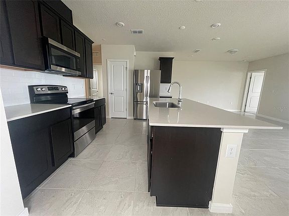 3rd image of 1260 Regal King Dr