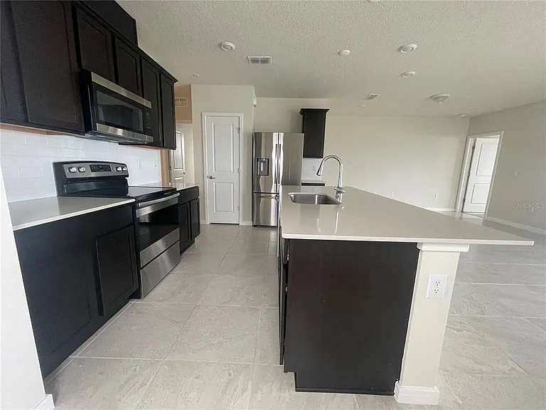 1260 Regal King Dr — Photo 3