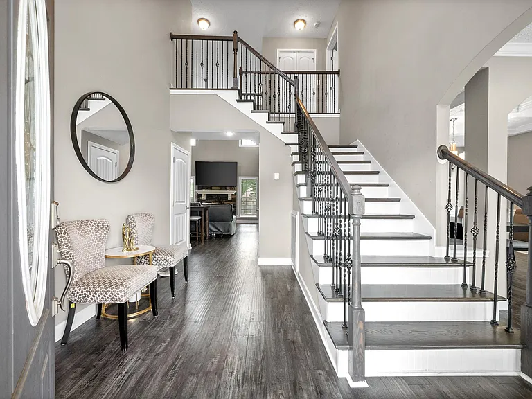 2831 Chatfield Dr — Photo 3