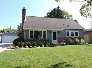 4302 Robinhood Ter, Midland, MI 48642