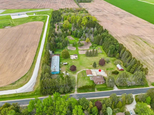 3720 E Hillcrest Rd, Two Rivers, WI 54241